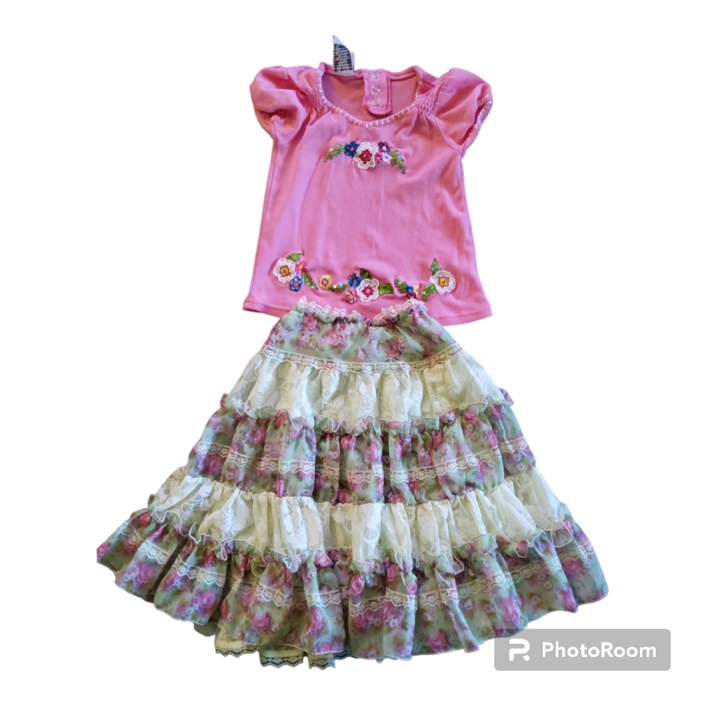 Lipstik Ruffle skirt/ sequin Embellished top Size 4 & 4T absolutely adorable EUC